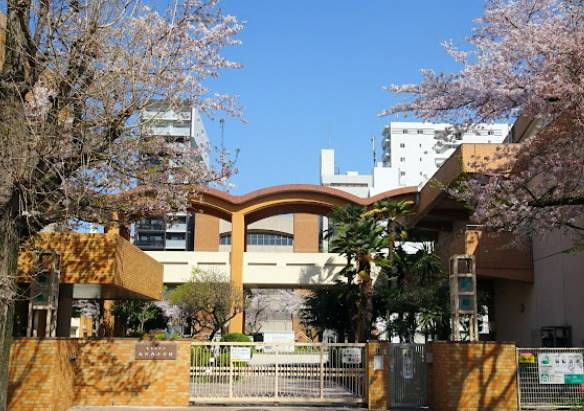小学校　名古屋市立丸の内小学校（小学校）まで551m