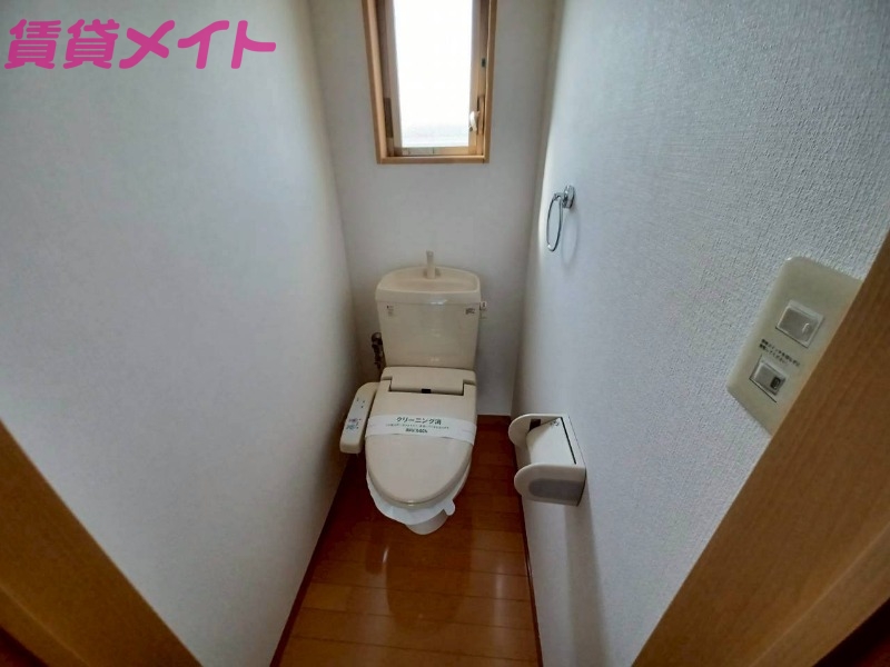 トイレ　別の部屋の写真を代用しております