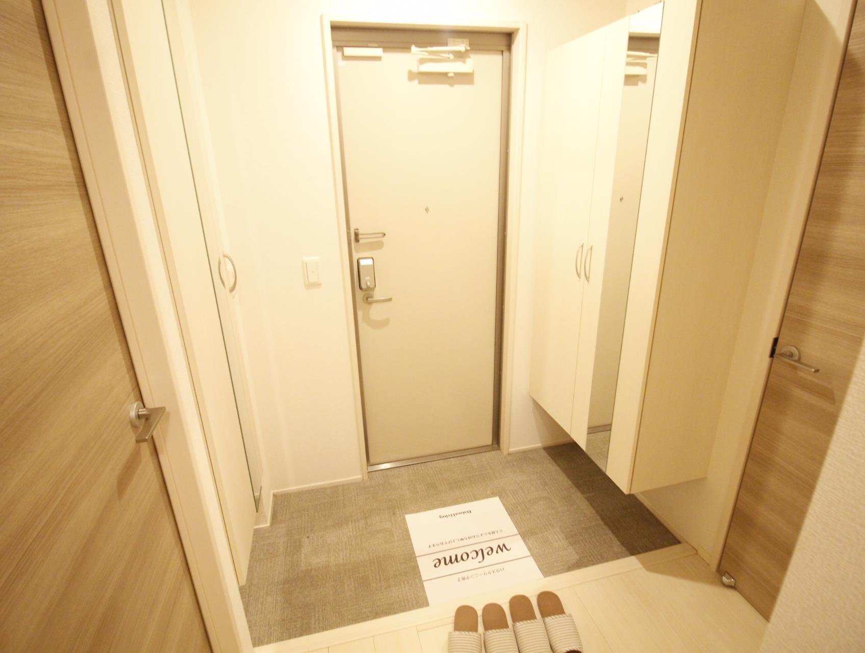 Verde B棟の玄関写真