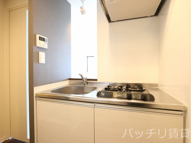 キッチン　別号室の画像。現況を優先します。