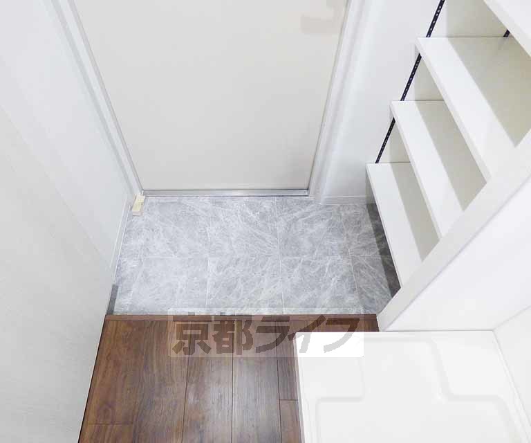 玄関　シューズボックスあります。