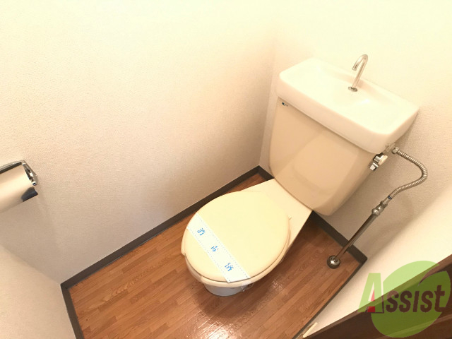 トイレ　こちらはトイレです。清潔感があり、安心して使用できます。