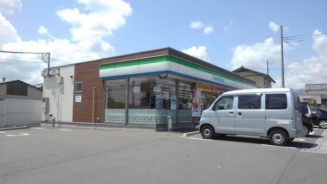 コンビニ　ファミリーマート中之条伊勢町下（コンビニ）まで1200m