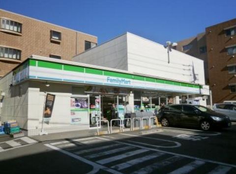 コンビニ　ファミリーマート 世田谷二丁目店（コンビニ）まで229m