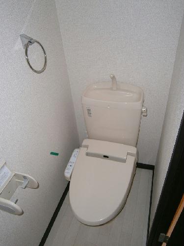 トイレ　温水洗浄便座