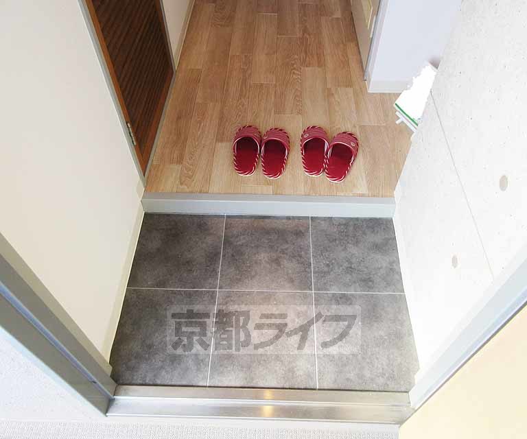 玄関　段差の少ない玄関です