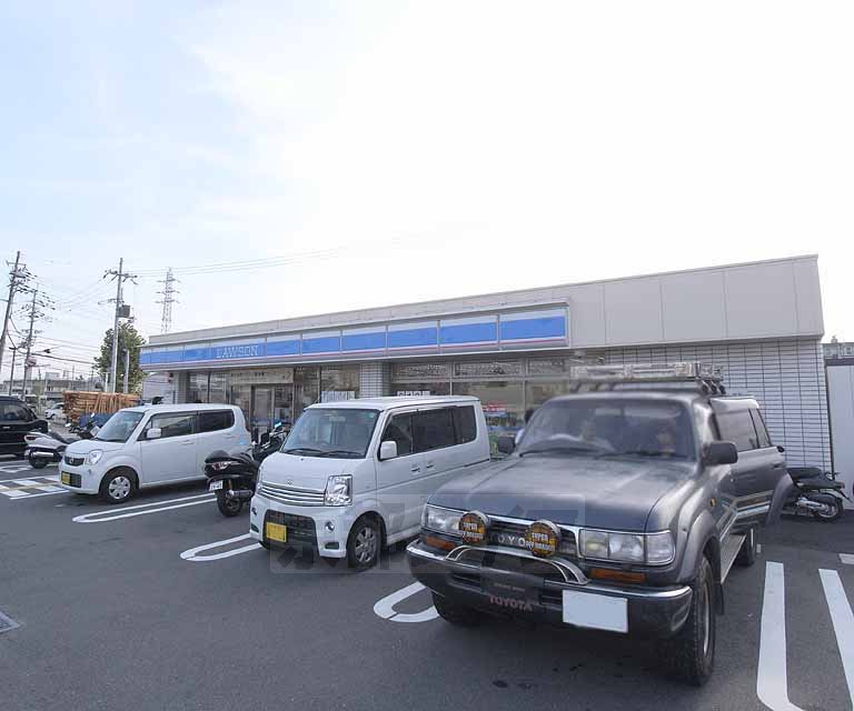 コンビニ　ローソン 伏見新堀川（コンビニ）まで277m