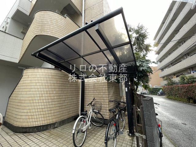 その他共有部分　雨の日でも安心☆屋根付の駐輪場です☆