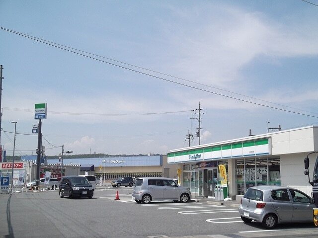 その他　ファミリーマート三木末広店（その他）まで450m
