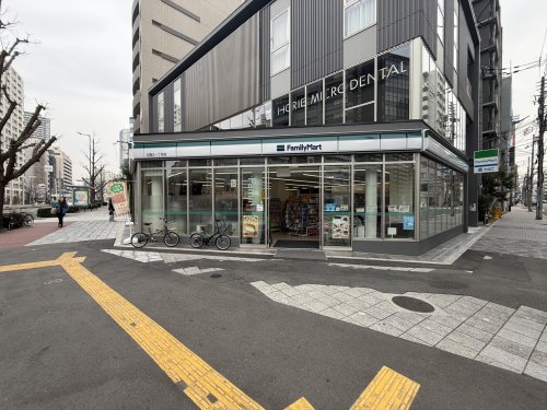 コンビニ　ファミリーマート 北堀江一丁目店（コンビニ）まで189m