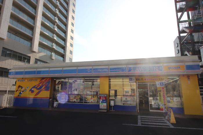 コンビニ　ローソン　泉中央駅前店（コンビニ）まで270m