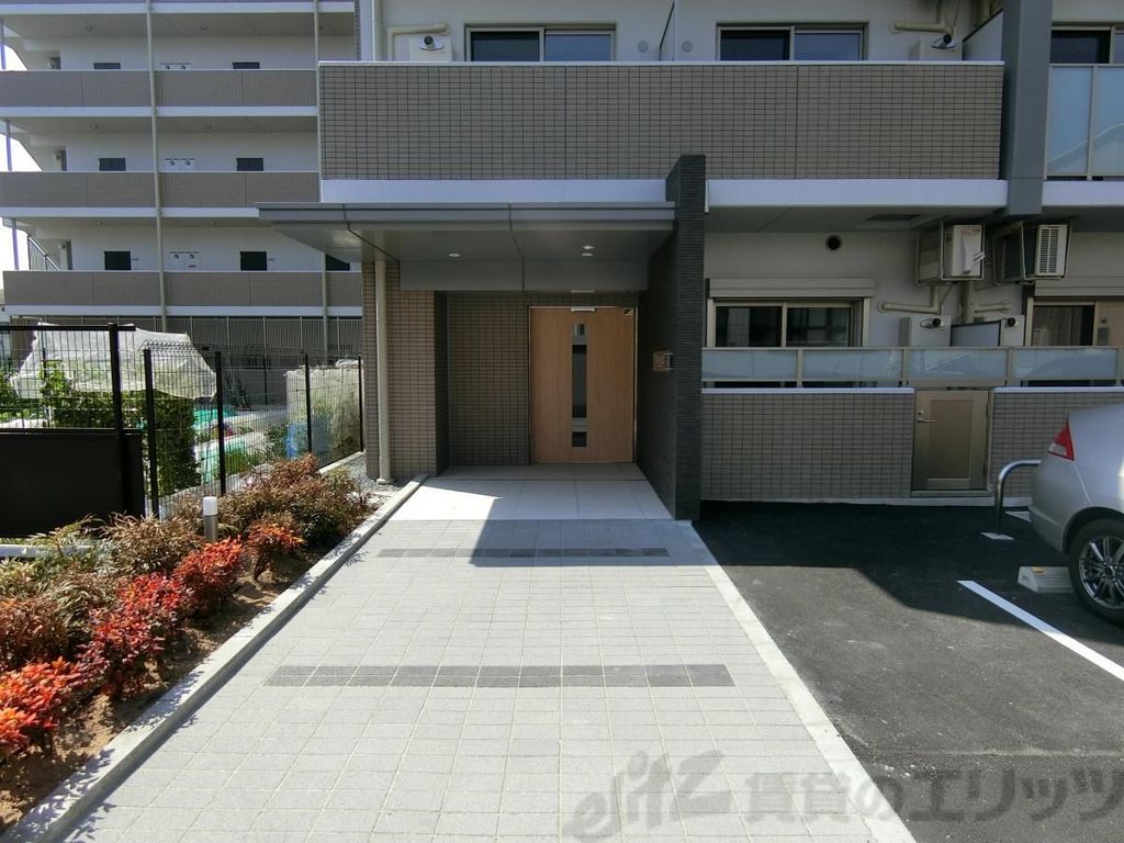ロビー　駐車場