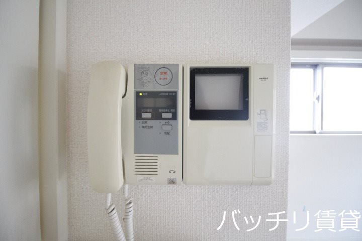 セキュリティ　写真は別号室の為、現状優先になります。