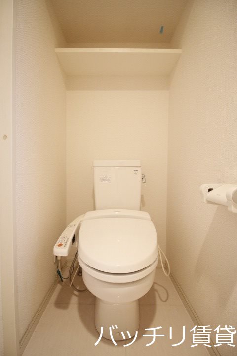 トイレ　写真は別号室の為、現状優先になります。