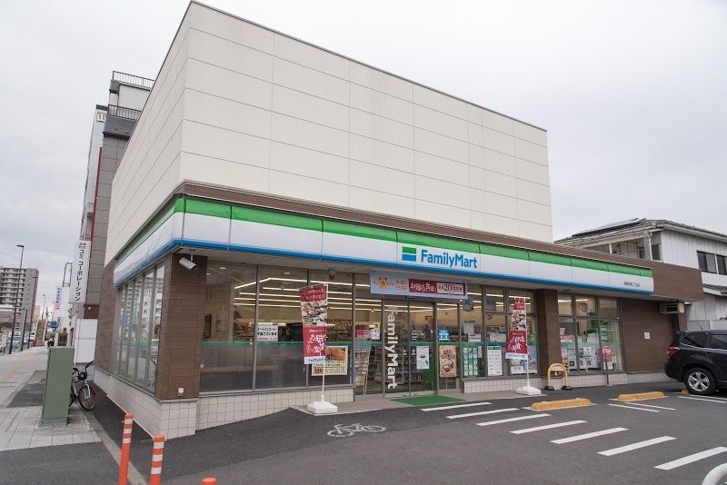 コンビニ　ファミリーマート板橋舟渡三丁目店（コンビニ）まで110m