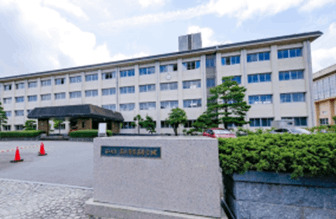 高校・高専　富山県立富山商業高校（高校・高専）まで1607m