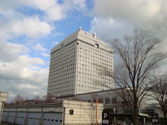 その他　新潟県庁（その他）まで3911m