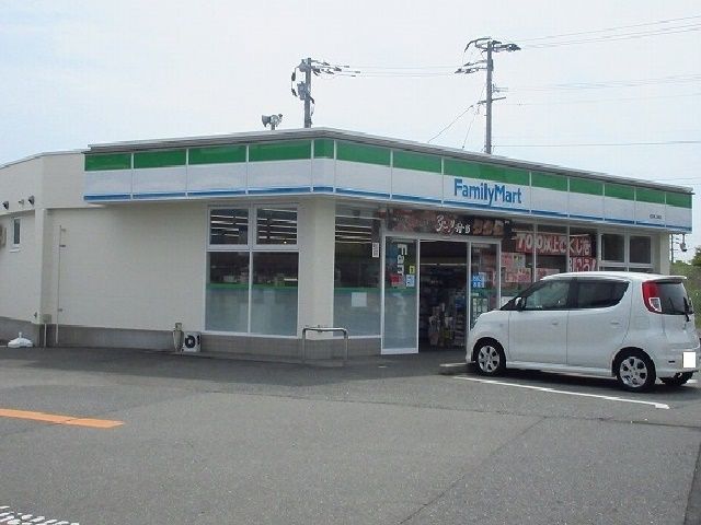 コンビニ　ファミリーマート（コンビニ）まで980m