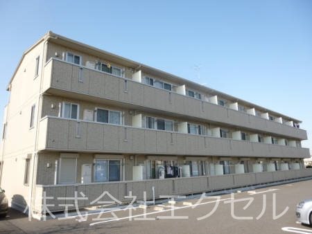 建物外観　安心のオートロック完備です。