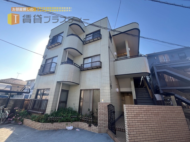 建物外観　この角度もまた素敵。
