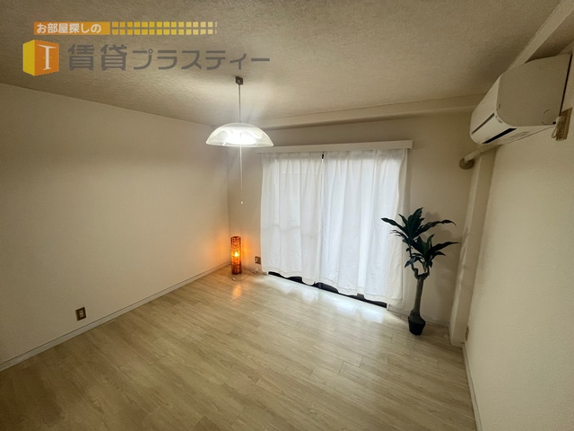居室・リビング　※同建物内別住戸のお部屋です