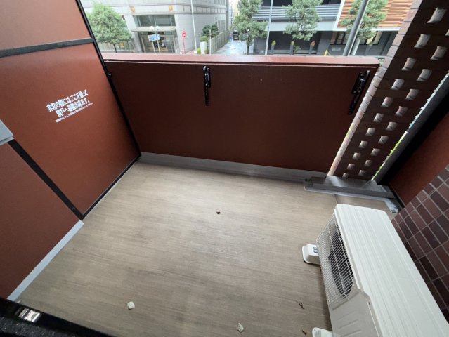 バルコニー　同物件別部屋写真