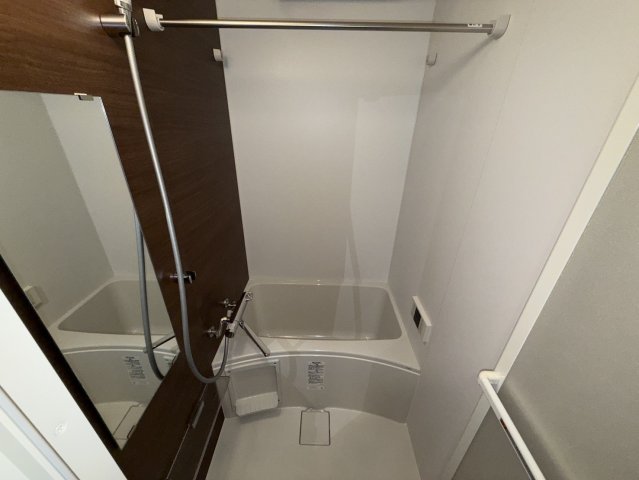 バス・シャワールーム　同物件別部屋写真