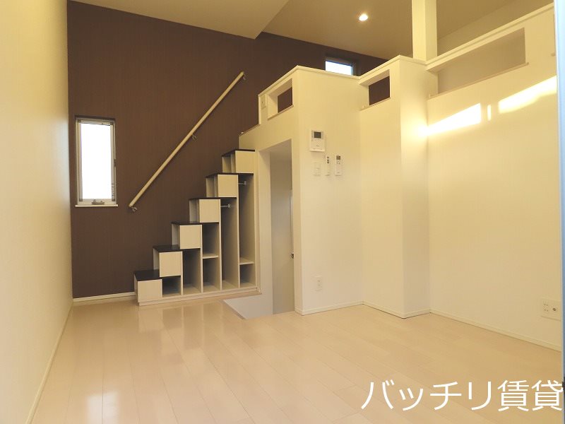 居室・リビング　同型タイプの為、現状を優先致します。