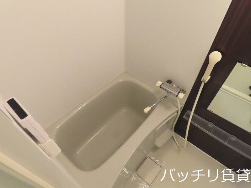 バス・シャワールーム　同型タイプの為、現状を優先致します。