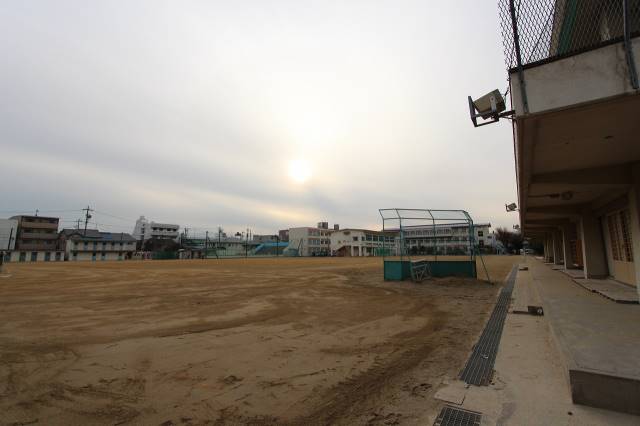 中学校　豊国中学校（中学校）まで401m