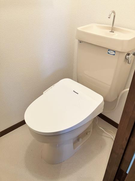 トイレ　バストイレ別。温水洗浄便座有（写真は前回募集時）