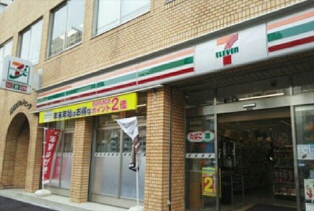 コンビニ　セブンイレブン（コンビニ）まで588m