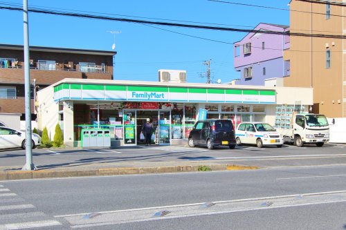 コンビニ　ファミリーマート 市川相之川二丁目店（コンビニ）まで71m