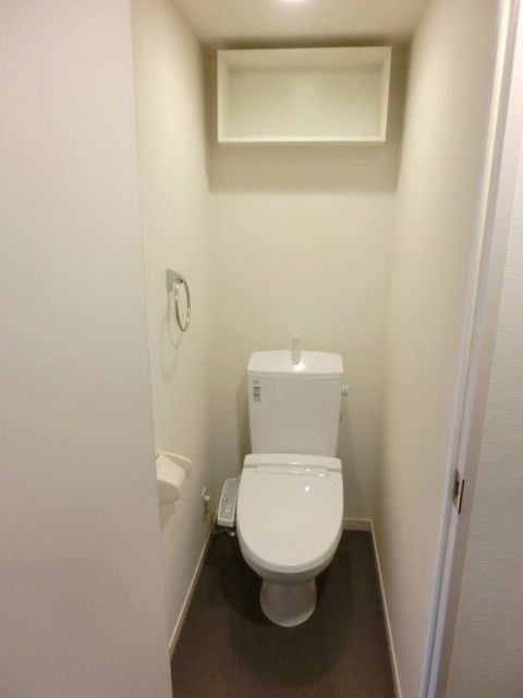 トイレ　洗浄機能付きです。