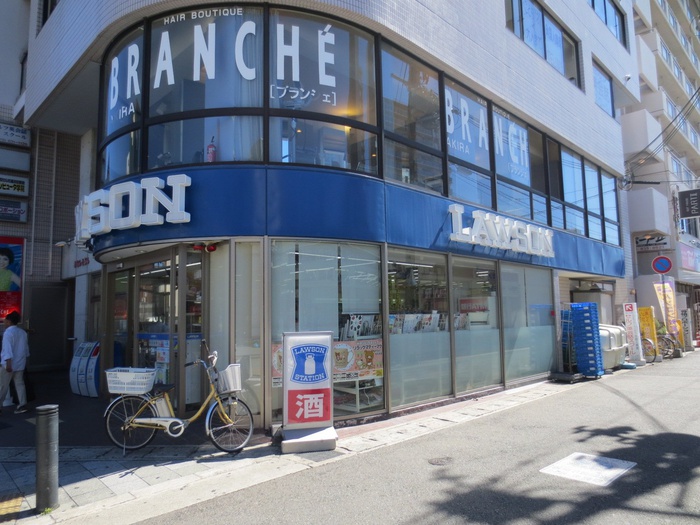コンビニ　ローソン 大久保駅北口店（コンビニ）まで500m