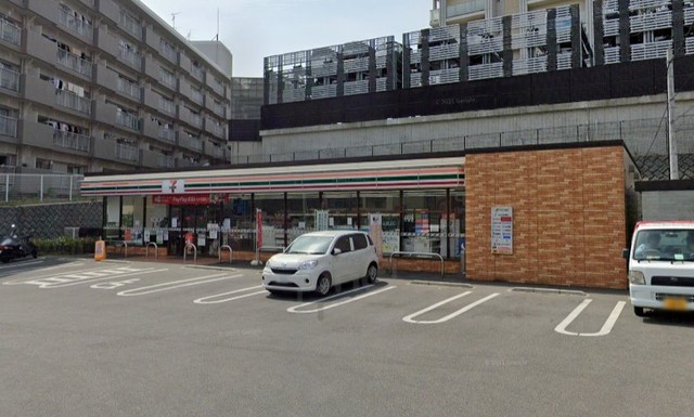 コンビニ　セブンイレブン　吹田千里山西6丁目店（コンビニ）まで1034m