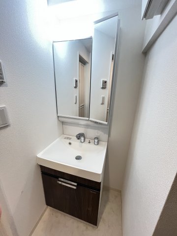 洗面設備　脱衣スペースもあります