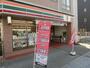コンビニ　セブン-イレブン 八潮駅北口店（コンビニ）まで796m