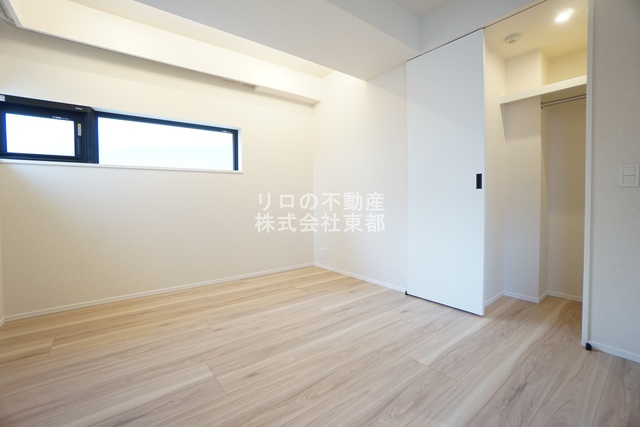 その他部屋・スペース　上品なフローリング仕上げの洋室です！