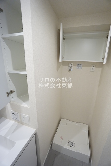 その他　洗濯機置き場は室内にあるので雨に濡れる心配はありません☆