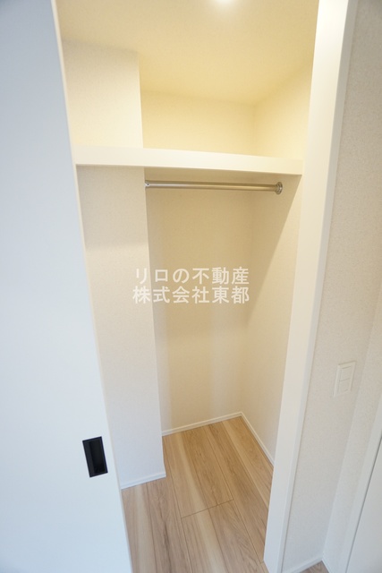 収納　奥行のあるウォークインクローゼットならお荷物多い方でも安心☆