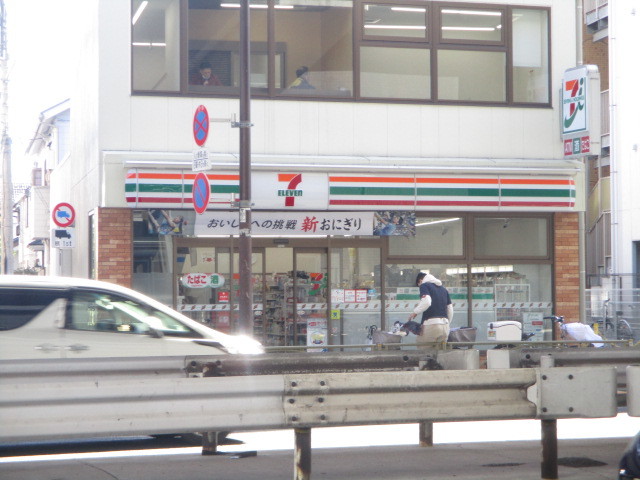 コンビニ　セブンイレブン世田谷駒沢4丁目店（コンビニ）まで349m