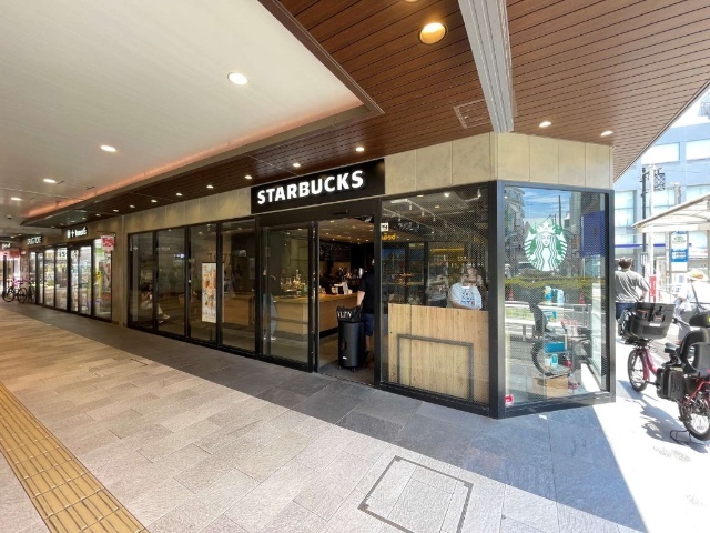 飲食店　スターバックスコーヒーエトモ祐天寺店（飲食店）まで489m