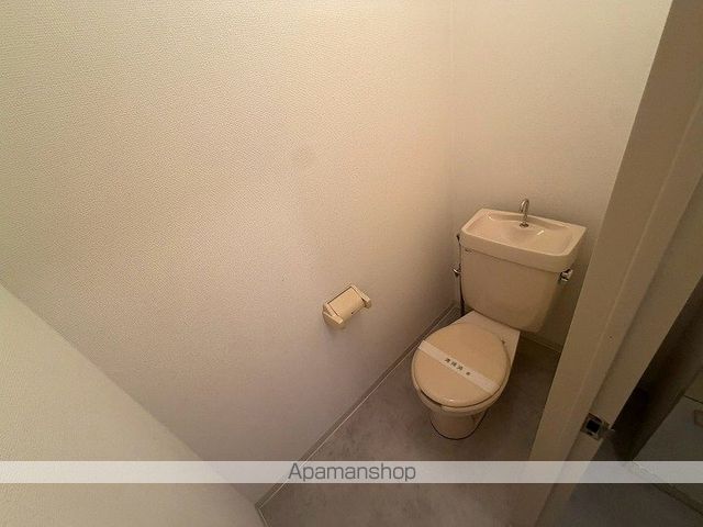地下鉄中央線 深江橋駅 徒歩5分 6階建 築37年のトイレ写真