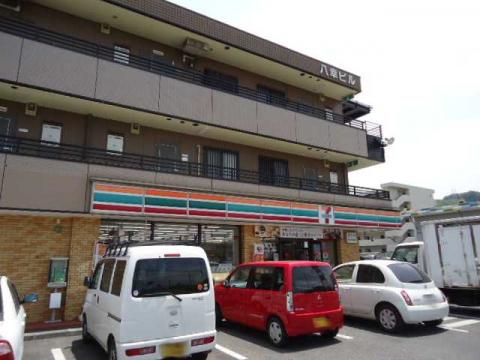 コンビニ　セブンイレブン倉敷堀南店（コンビニ）まで688m