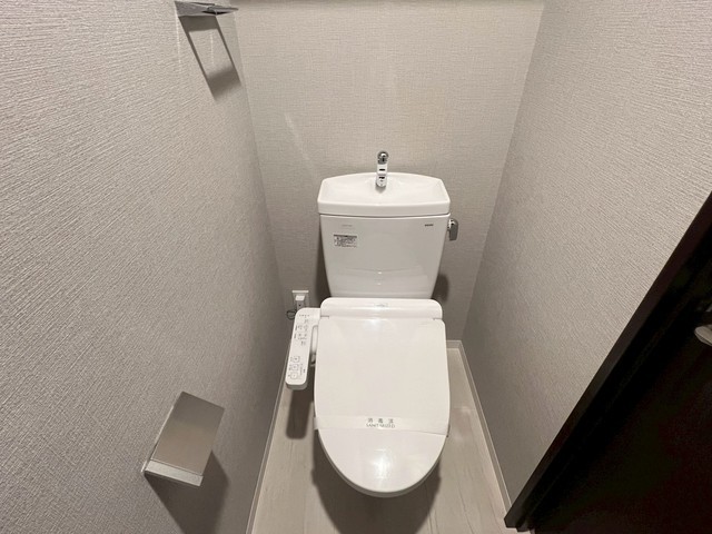 トイレ　写真は違う号室です。