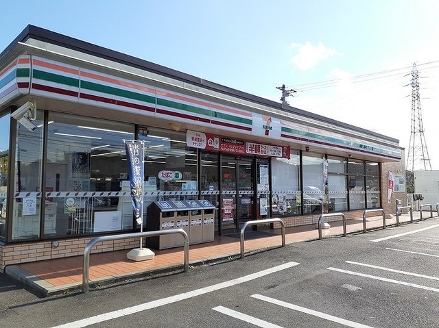 コンビニ　セブンイレブンさん（コンビニ）まで300m