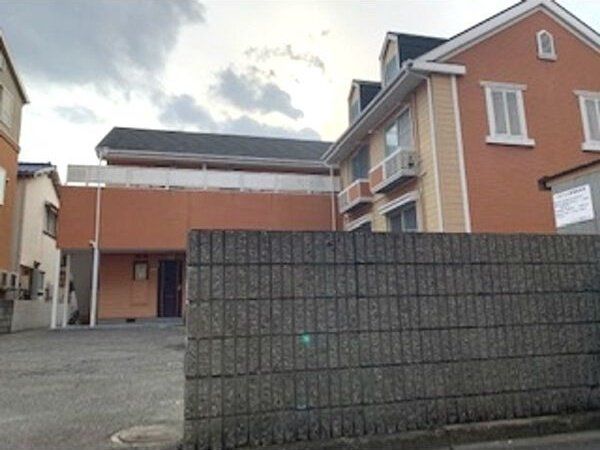 レオパレス江坂の外観写真