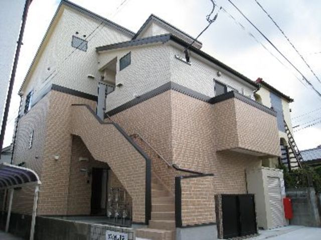 建物外観　築浅　綺麗です