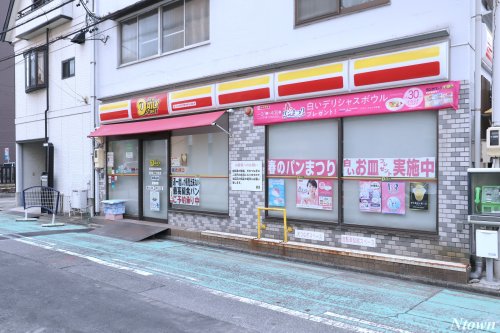 コンビニ　ニューヤマザキデイリーストア新栄二丁目店（コンビニ）まで258m